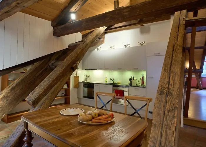 Historic Cathedral View In The Heart Of 4th Floor - No Lift Bern