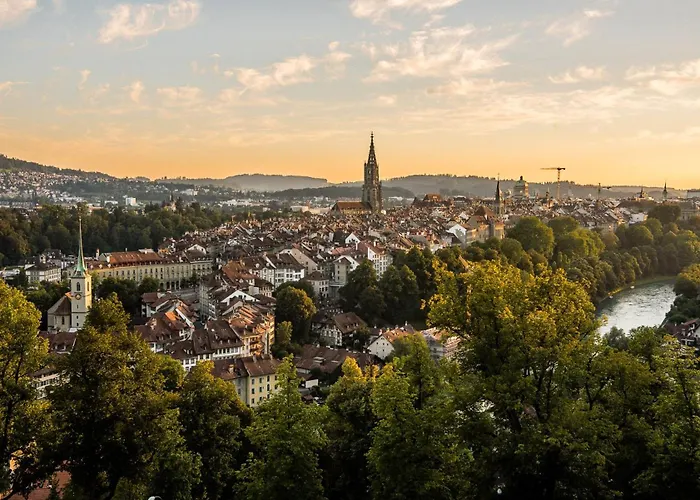 Historic Cathedral View In The Heart Of 4th Floor - No Lift *
